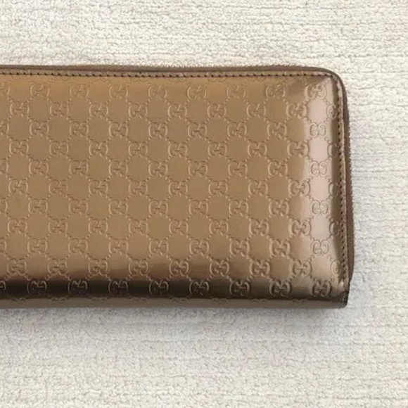 GUCCI Bronze Guccissima Patent Leather Zip Around Wallet - Picture 4 of 10
